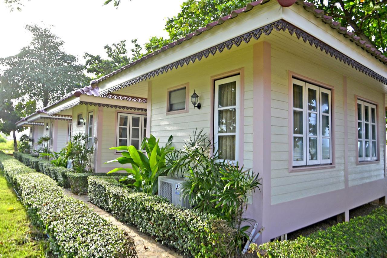 The Iris Resort Chao Lao Beach Exterior photo